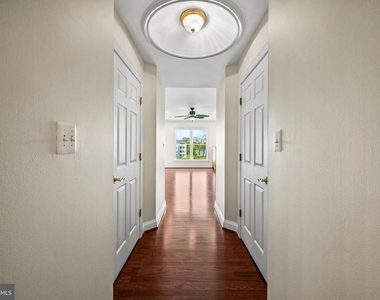 4700 Water Park Drive - Photo Thumbnail 4