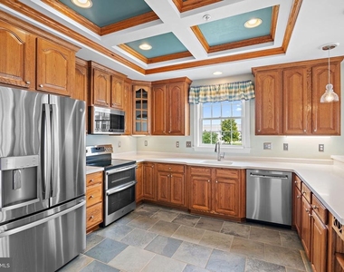 4700 Water Park Drive - Photo Thumbnail 13
