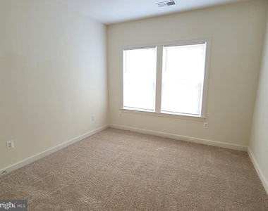 4066 Finsbury Lane - Photo Thumbnail 13