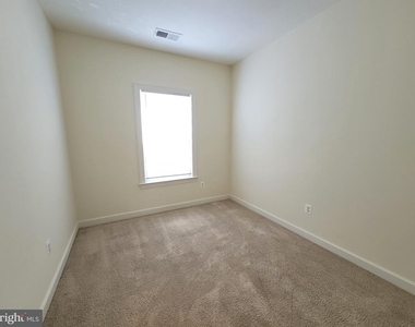 4066 Finsbury Lane - Photo Thumbnail 16