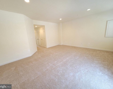 4066 Finsbury Lane - Photo Thumbnail 4