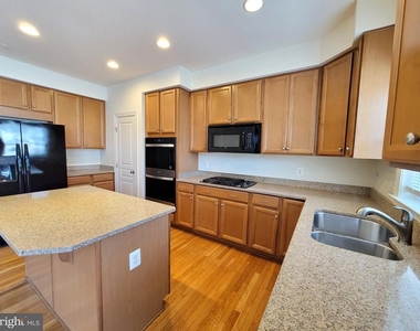 4066 Finsbury Lane - Photo Thumbnail 11