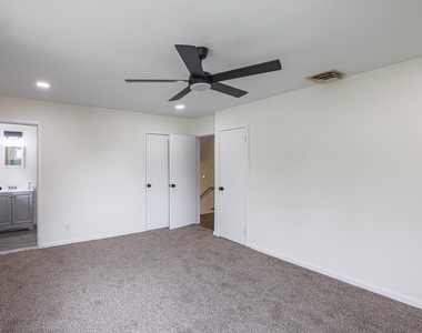 2302 Farringdon Road - Photo Thumbnail 10