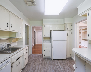 2302 Farringdon Road - Photo Thumbnail 9