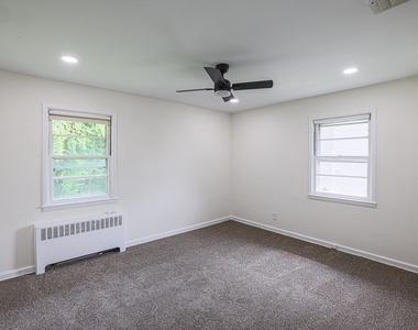 2302 Farringdon Road - Photo Thumbnail 12