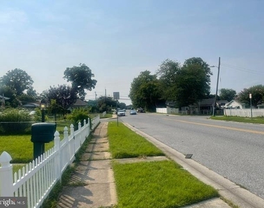 1202 Fuselage Avenue - Photo Thumbnail 14
