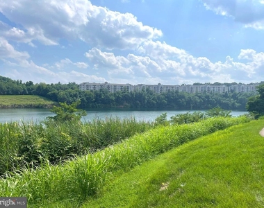 7401 Travertine Drive - Photo Thumbnail 34