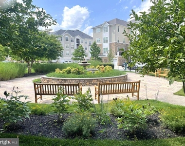 7401 Travertine Drive - Photo Thumbnail 32
