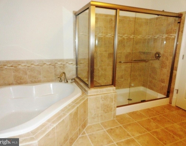 3100 Stone Cliff Drive - Photo Thumbnail 14