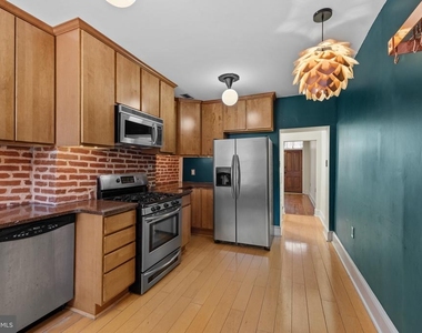 1106 William Street - Photo Thumbnail 6