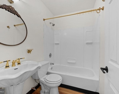 1106 William Street - Photo Thumbnail 12