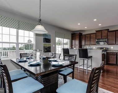 8603 Crooked Tree Lane - Photo Thumbnail 10