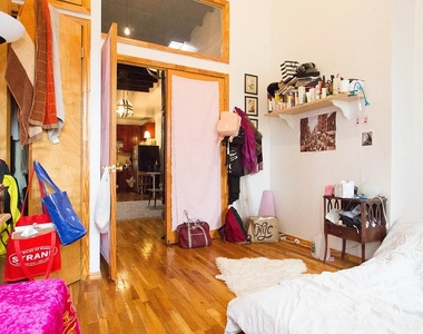 1128 Willoughby Avenue - Photo Thumbnail 4