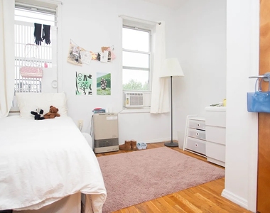 1128 Willoughby Avenue - Photo Thumbnail 6