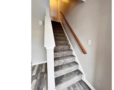 252 Vincent Circle - Photo Thumbnail 7