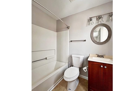 252 Vincent Circle - Photo Thumbnail 9
