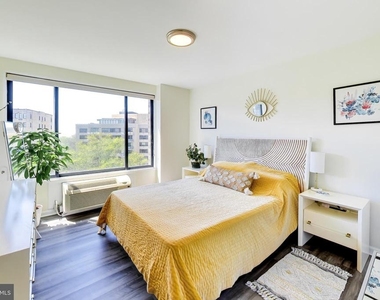 2501 Calvert Street Nw - Photo Thumbnail 8