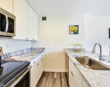 2501 Calvert Street Nw - Photo Thumbnail 6