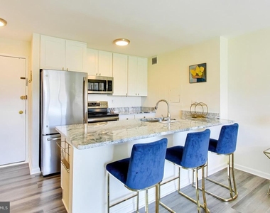 2501 Calvert Street Nw - Photo Thumbnail 5