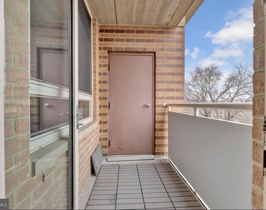 355 I Street Sw - Photo Thumbnail 13