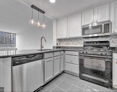 355 I Street Sw - Photo Thumbnail 5