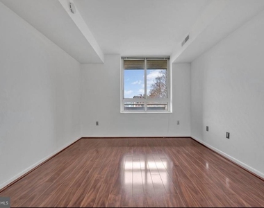 355 I Street Sw - Photo Thumbnail 6