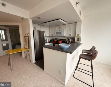 701 Pennsylvania Nw - Photo Thumbnail 5