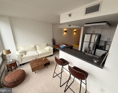 701 Pennsylvania Nw - Photo Thumbnail 4