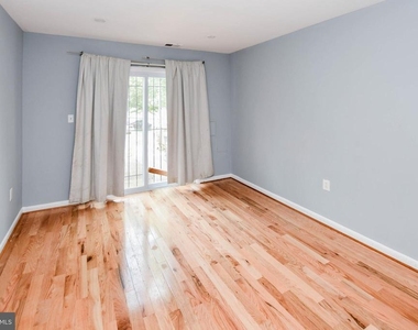 1704 Ne Montana Avenue Ne - Photo Thumbnail 5