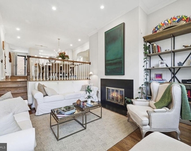 4373 Westover Place Nw - Photo Thumbnail 6