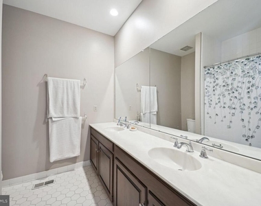 4373 Westover Place Nw - Photo Thumbnail 21