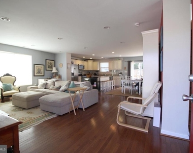 3114 16th Street Ne - Photo Thumbnail 5