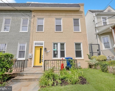 4210 4th Street Nw - Photo Thumbnail 2