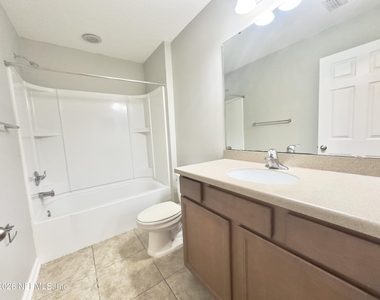 284 Moultrie Village Lane - Photo Thumbnail 18