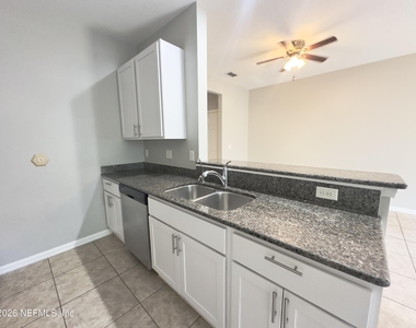 284 Moultrie Village Lane - Photo Thumbnail 10