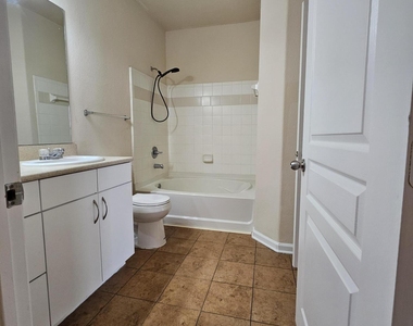 8290 Gate Parkway - Photo Thumbnail 12