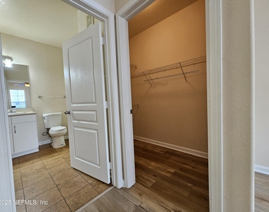 8290 Gate Parkway - Photo Thumbnail 11