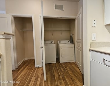 8290 Gate Parkway - Photo Thumbnail 14
