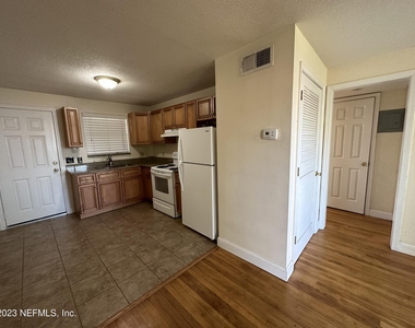 5148 Floral Bluff Road - Photo Thumbnail 8