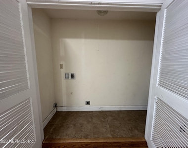 5148 Floral Bluff Road - Photo Thumbnail 7