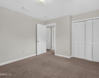 2618 Arlex Drive E - Photo Thumbnail 17