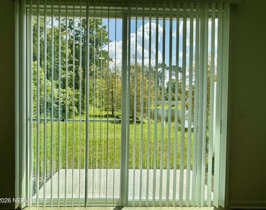 5989 Ortega Lake Drive - Photo Thumbnail 8