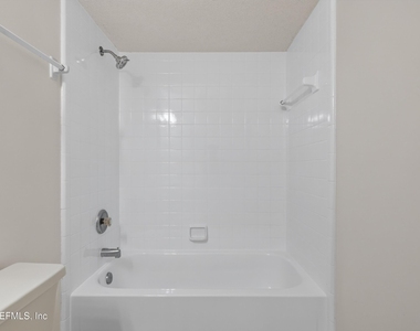 1445 Classic Oak Road W - Photo Thumbnail 18