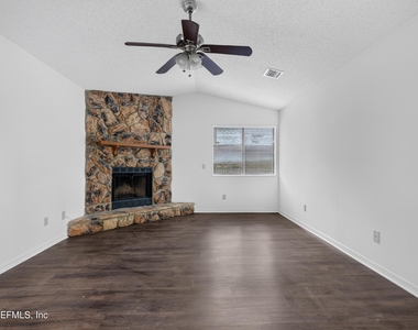 1445 Classic Oak Road W - Photo Thumbnail 7
