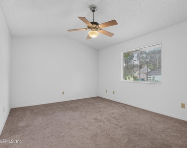 1445 Classic Oak Road W - Photo Thumbnail 15