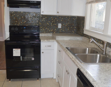 2536 Phyllis Street - Photo Thumbnail 8