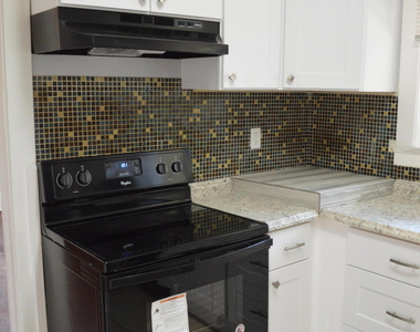 2536 Phyllis Street - Photo Thumbnail 7