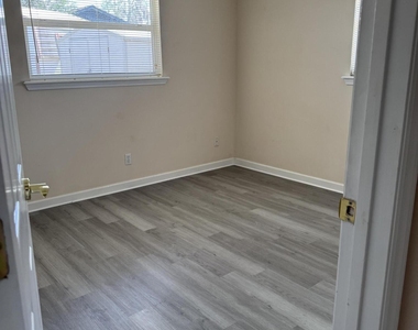 577 Cody Drive - Photo Thumbnail 4