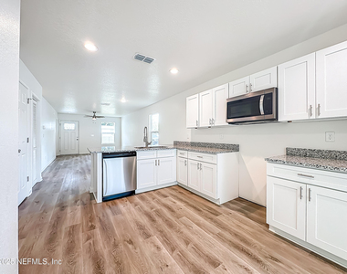 780 W 5th Street - Photo Thumbnail 5