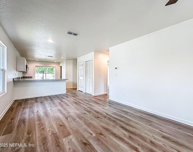 780 W 5th Street - Photo Thumbnail 1